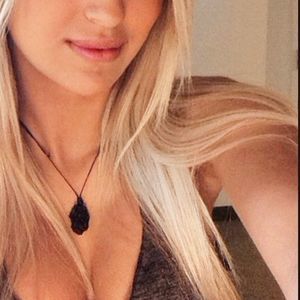 Meet your Posher, Debra